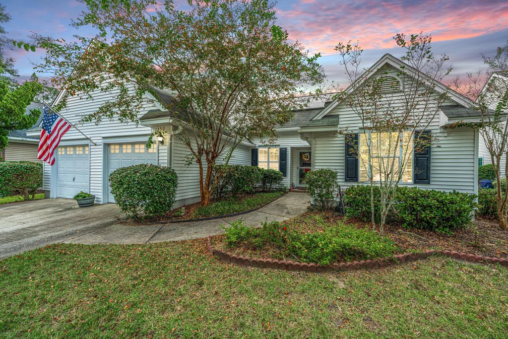 Photo of 1350 Belhaven Drive, Mount Pleasant, SC 29466 (MLS # 25026111)