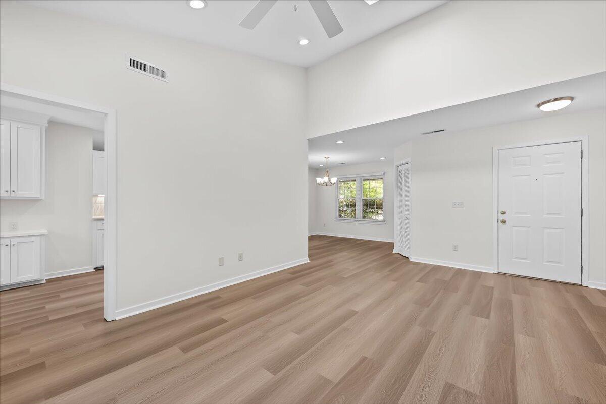 1120 Daffodil Lane