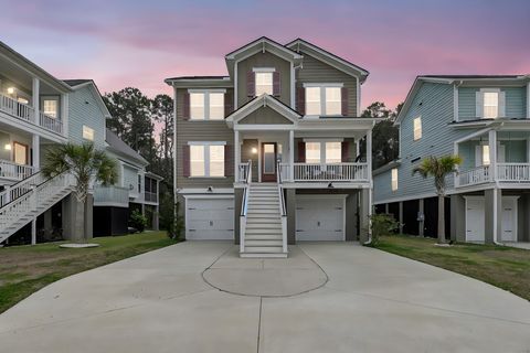 MLS: 25007178