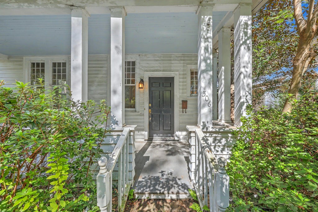 Photo of 306 S Main Street, Summerville, SC 29483 (MLS # 26027172)
