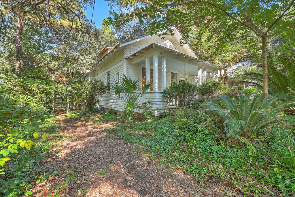 Photo of 306 S Main Street, Summerville, SC 29483 (MLS # 26027172)