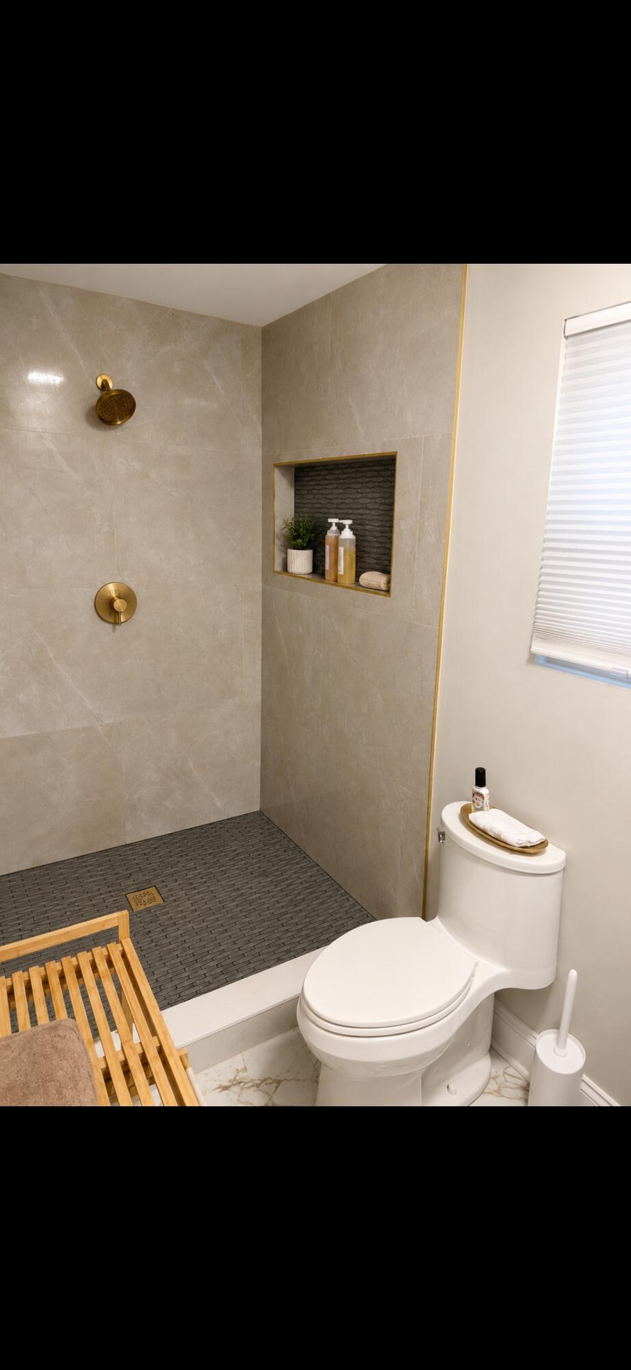 211 Congress Apt B