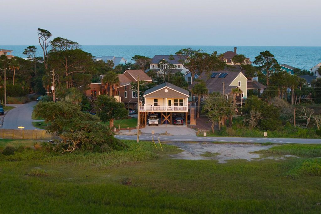 Photo of 31 W 9th Street, Folly Beach, SC 29439 (MLS # 25016335)