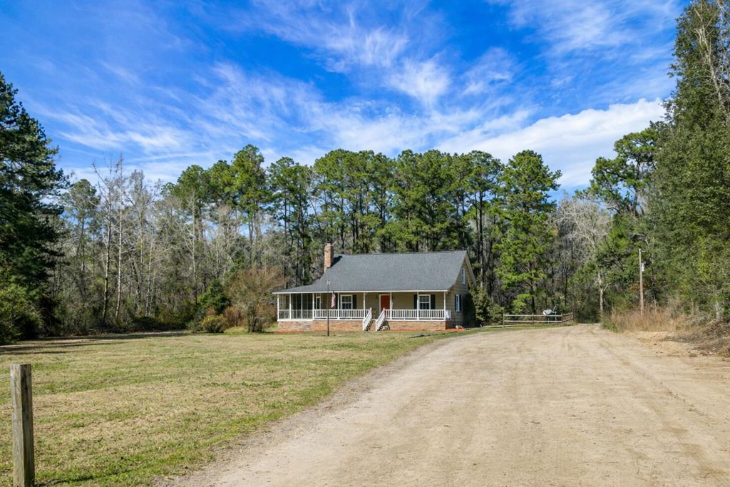 Photo of 129 Melrose Place, Moncks Corner, SC 29461 (MLS # 26006219)