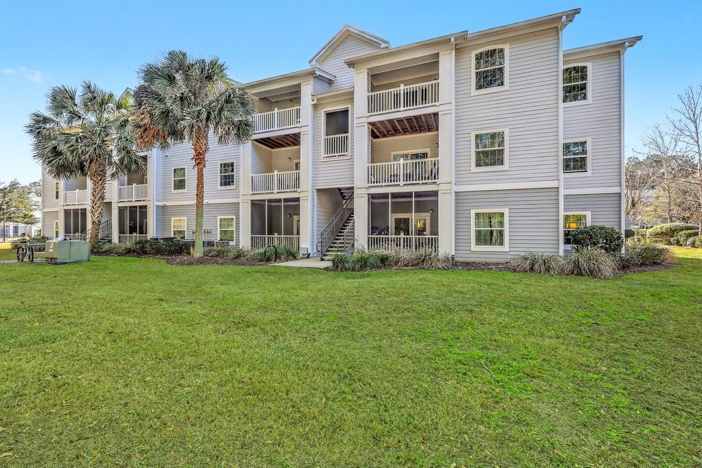 Photo of 1300 Park West Boulevard #824, Mount Pleasant, SC 29466 (MLS # 26015404)