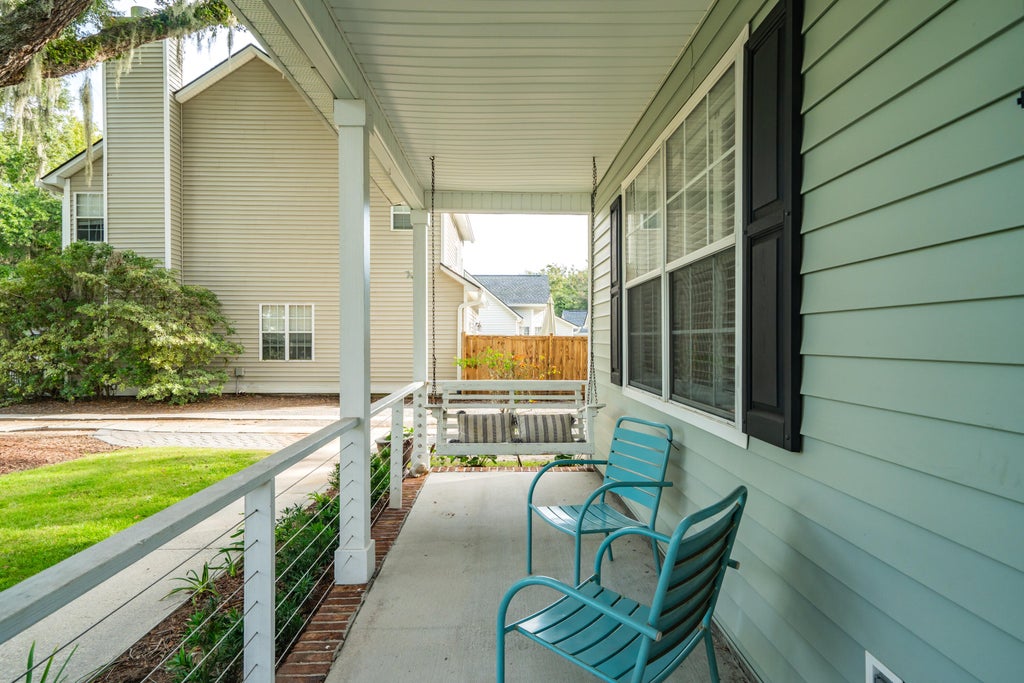 Photo of 2405 Fulford Court, Mount Pleasant, SC 29466 (MLS # 26027997)