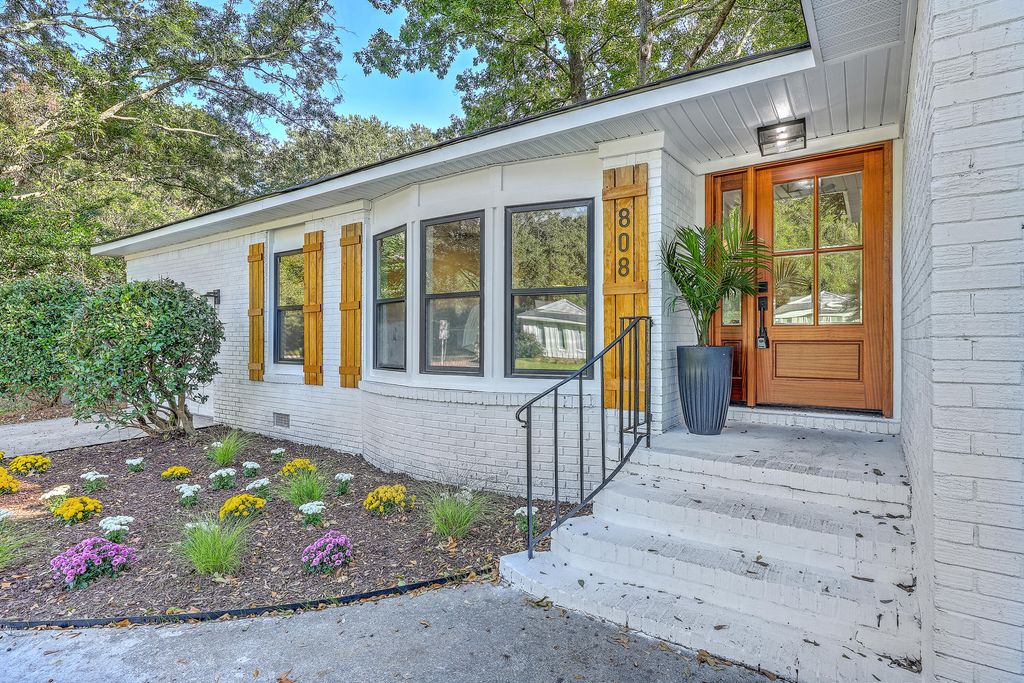 Photo of 808 O&#39;Sullivan Drive, Mount Pleasant, SC 29464 (MLS # 25028661)
