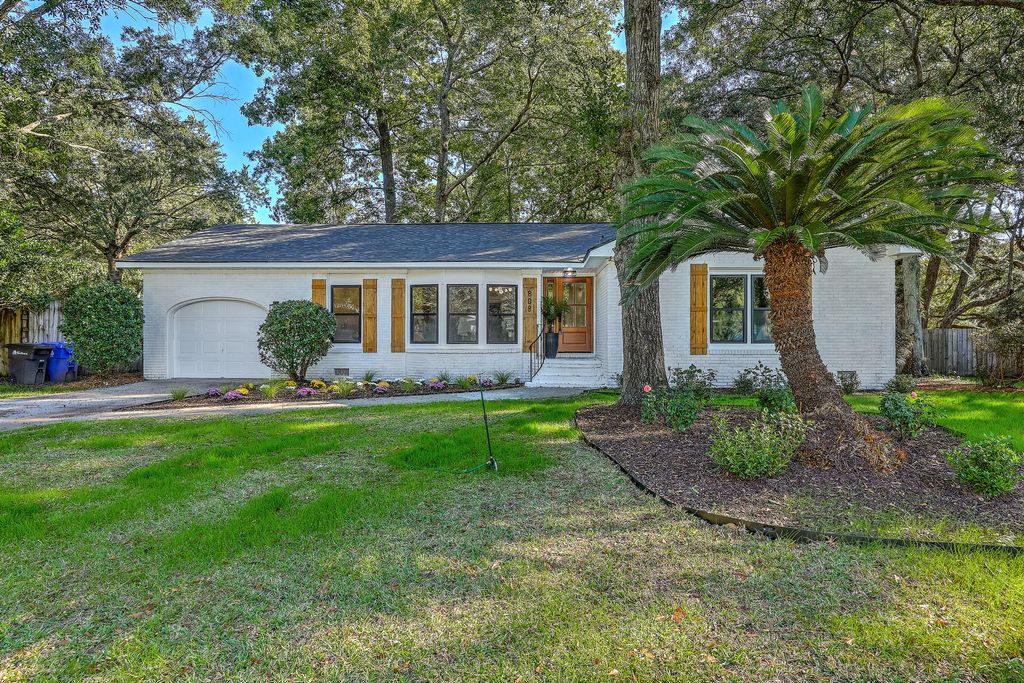 Photo of 808 O&#39;Sullivan Drive, Mount Pleasant, SC 29464 (MLS # 25028661)