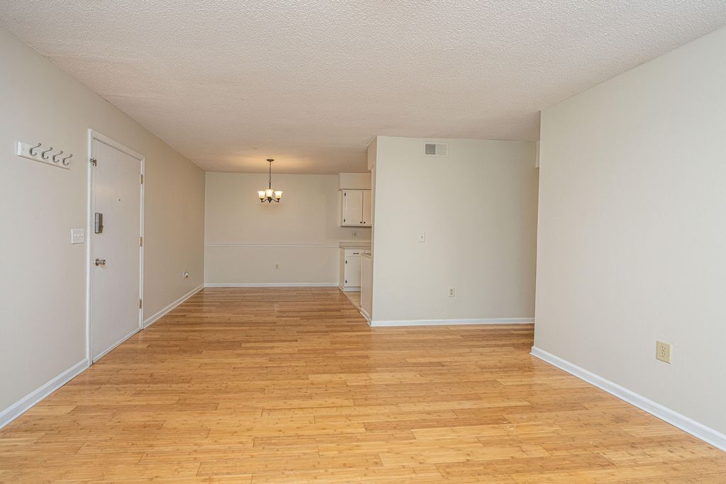 Photo of 1402 Camp Road #5e, Charleston, SC 29412 (MLS # 25026625)