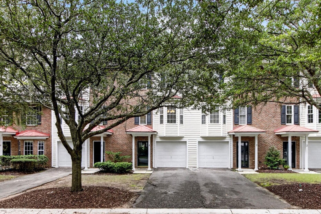 Photo of 4008 Radcliffe Place Drive #Unit M-4, Charleston, SC 29414 (MLS # 26027126)