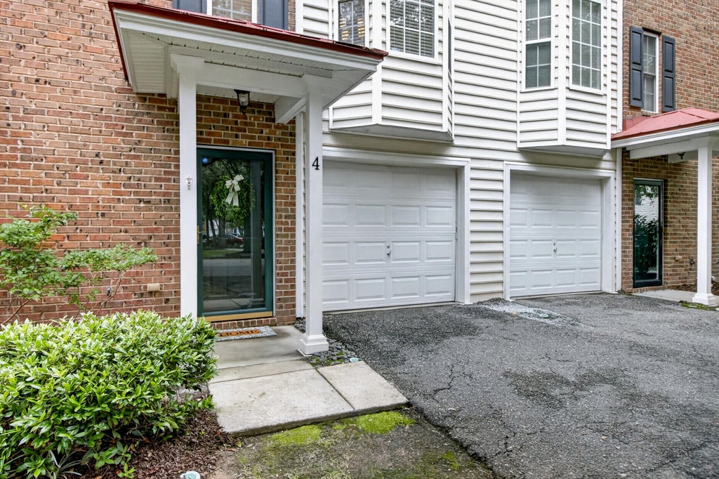 Photo of 4008 Radcliffe Place Drive #Unit M-4, Charleston, SC 29414 (MLS # 26027126)