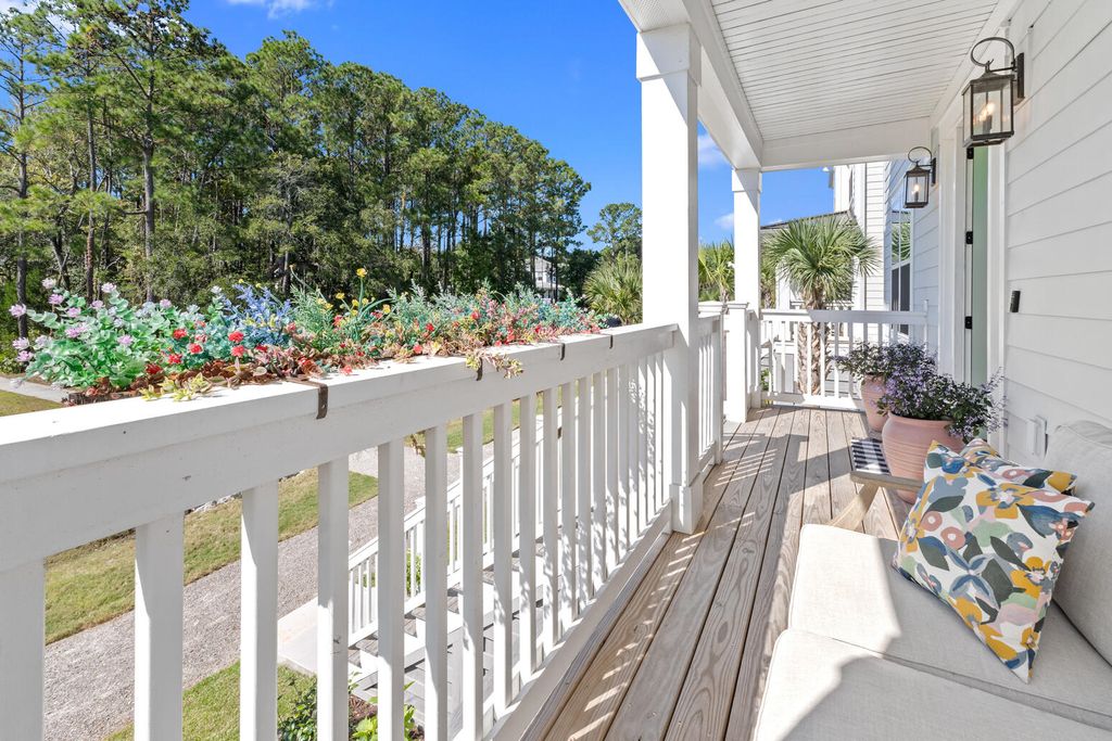 Photo of 1554 N Lakeshore Drive, Mount Pleasant, SC 29466 (MLS # 25028648)