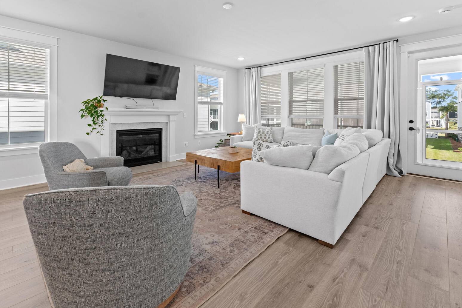 1554 N Lakeshore Drive