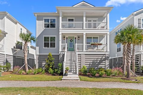 Photo of 1554 N Lakeshore Drive, Mount Pleasant, SC 29466 (MLS # 25028648)