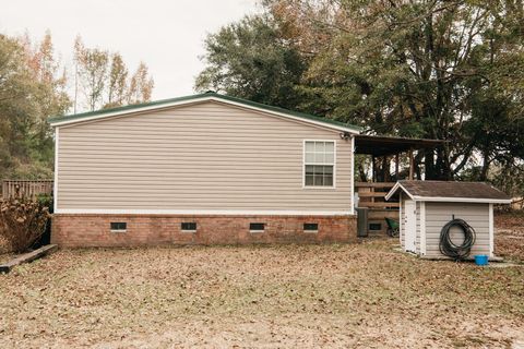 A home in Islandton