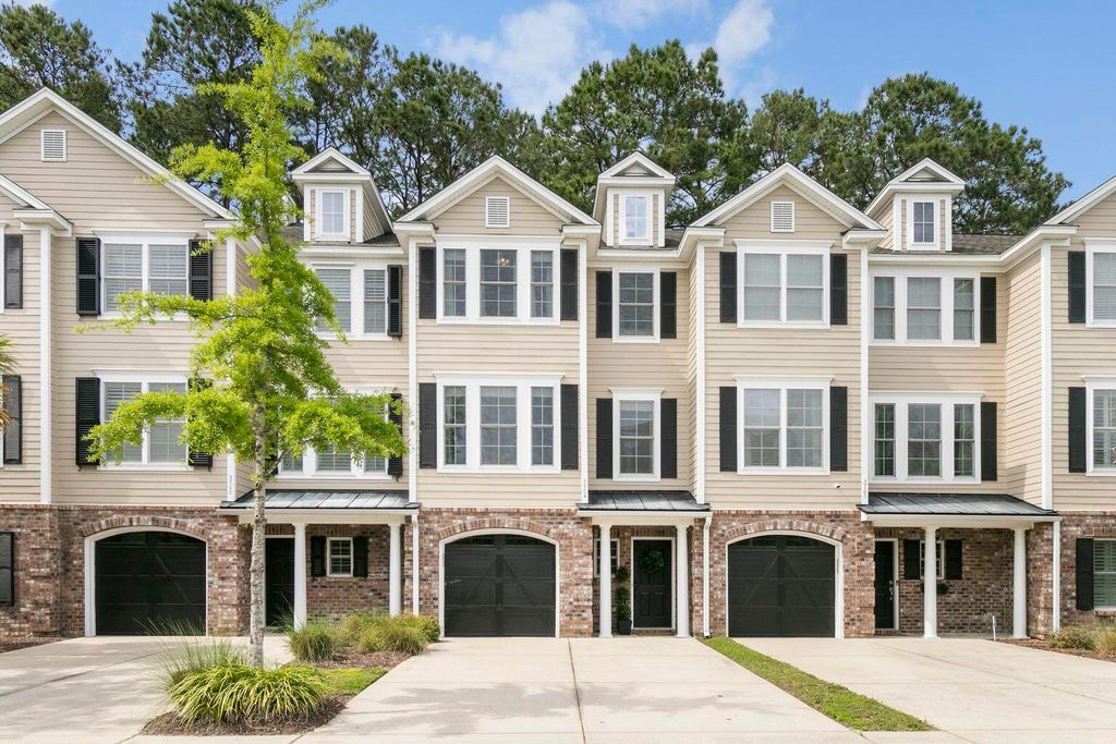 Photo of 3704 Bagley Drive, Mount Pleasant, SC 29466 (MLS # 26000729)