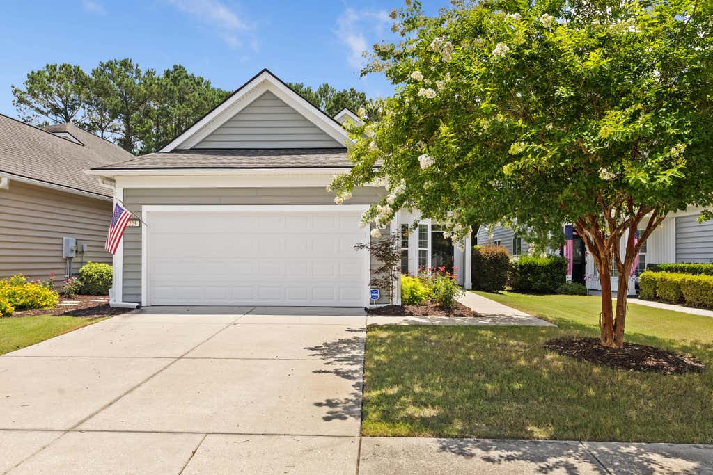 Photo of 223 Waterfront Park Drive, Summerville, SC 29486 (MLS # 26019510)