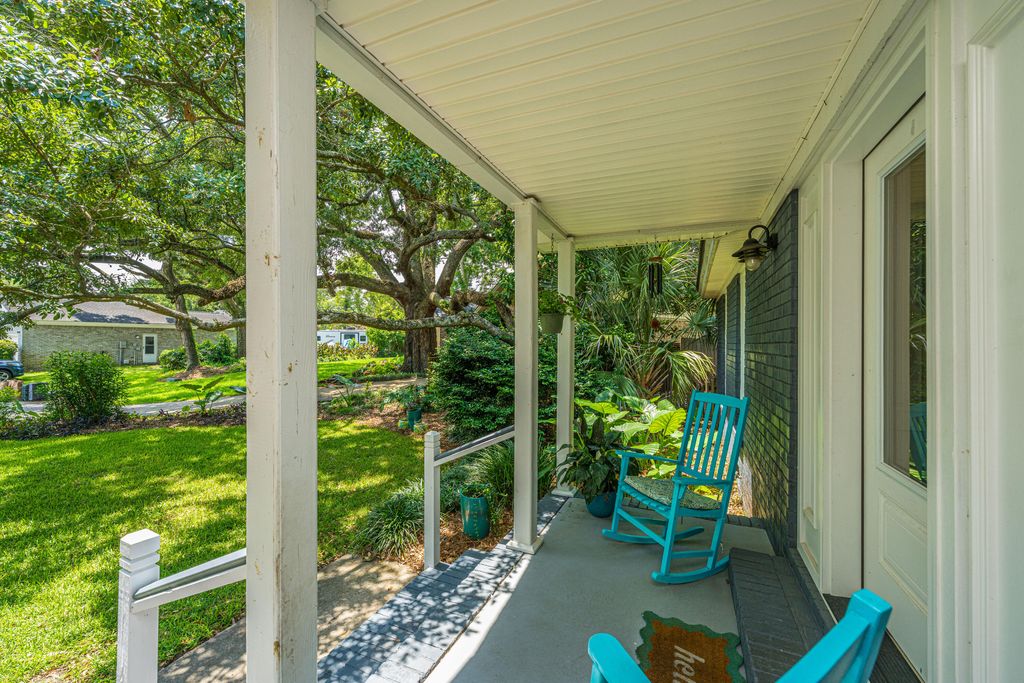 Photo of 1454 Waterway Court, Mount Pleasant, SC 29464 (MLS # 26016945)