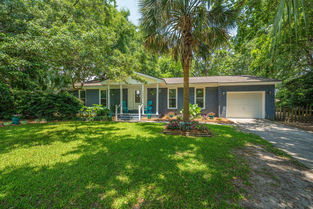 Photo of 1454 Waterway Court, Mount Pleasant, SC 29464 (MLS # 26016945)
