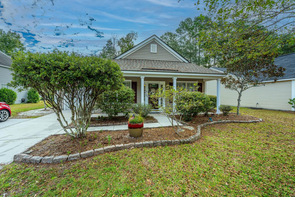 Photo of 9020 Greenbriar Drive, Summerville, SC 29485 (MLS # 25026832)