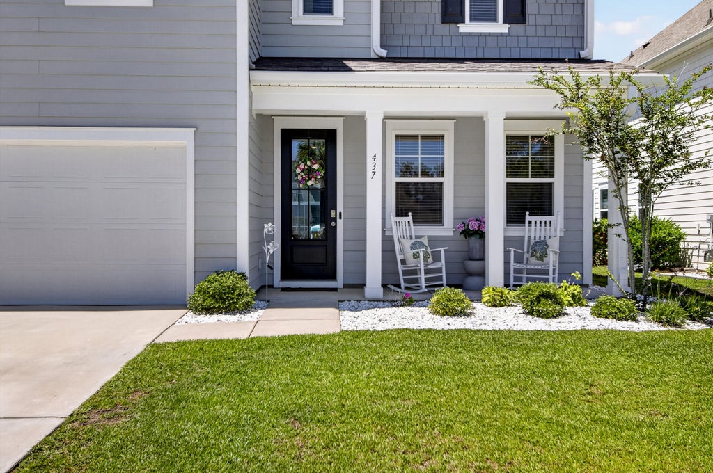 Photo of 437 Ribbon Road, Summerville, SC 29483 (MLS # 26024868)