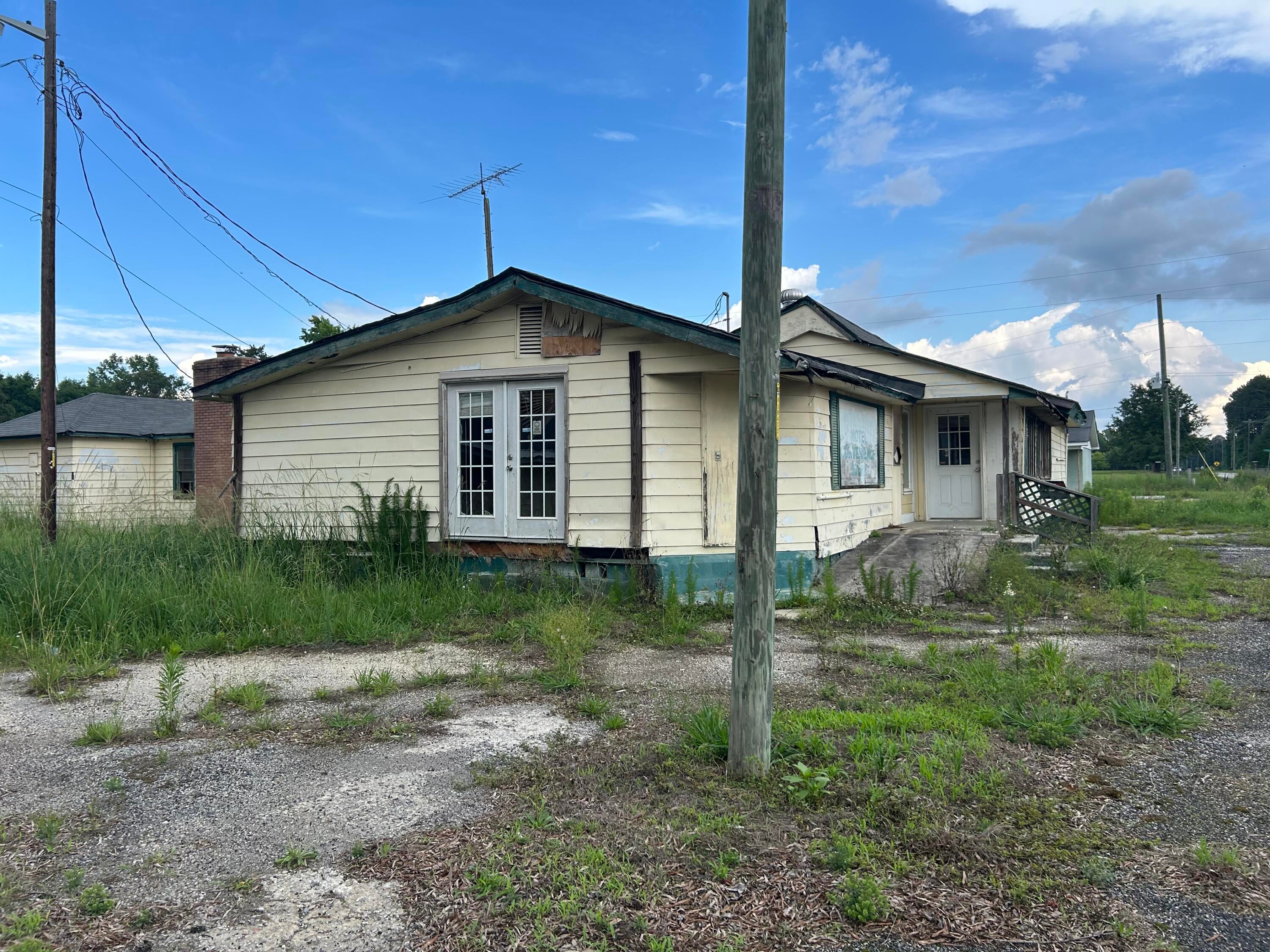 1054 Edgewater Road