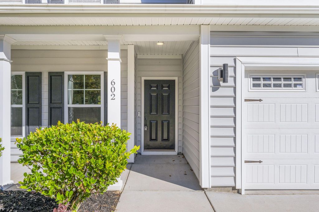 Photo of 602 Sleepy Hollow Court, Summerville, SC 29483 (MLS # 25030364)