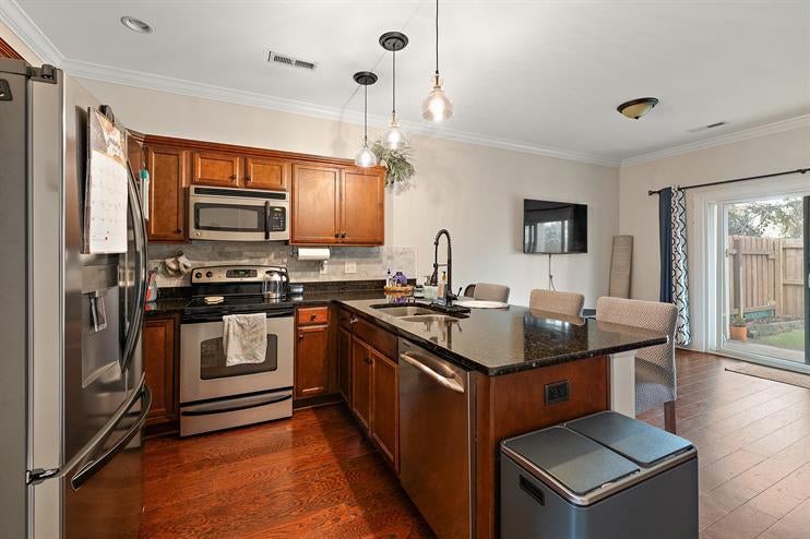 2964 Emma Lane