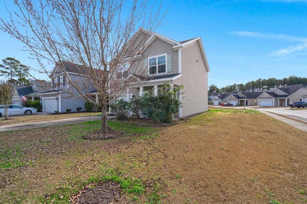 Photo of 266 Oglethorpe Circle, Moncks Corner, SC 29461 (MLS # 26002437)