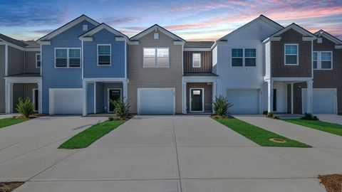 Photo of 183 Yarrow Way, Moncks Corner, SC 29461 (MLS # 25028058)