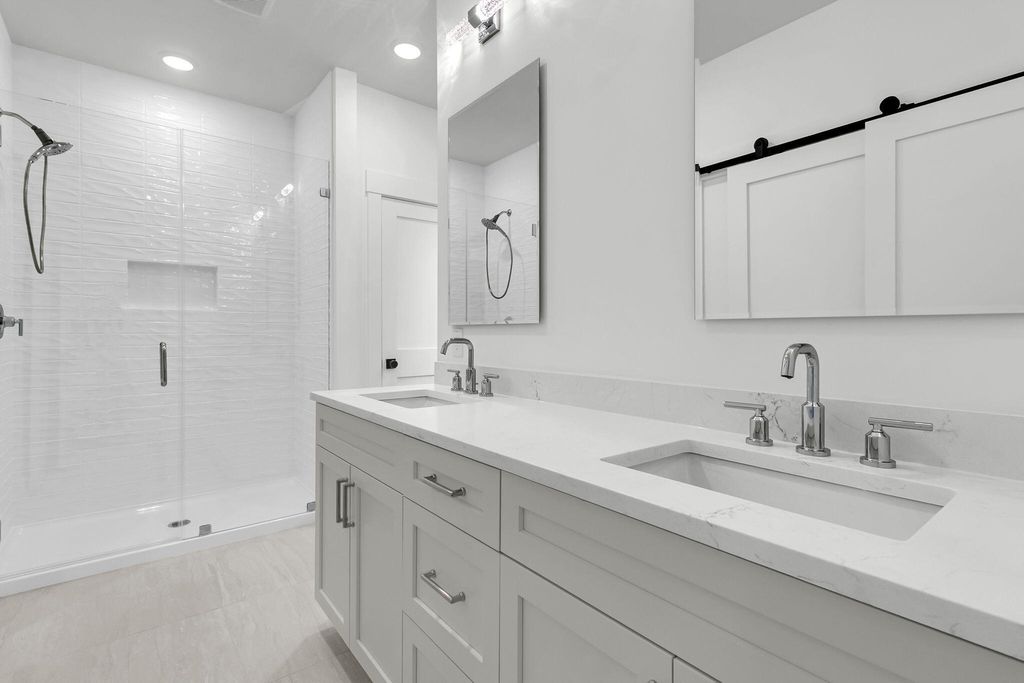 Photo of 1921 Chestnut Oak Lane, Charleston, SC 29414 (MLS # 26004751)