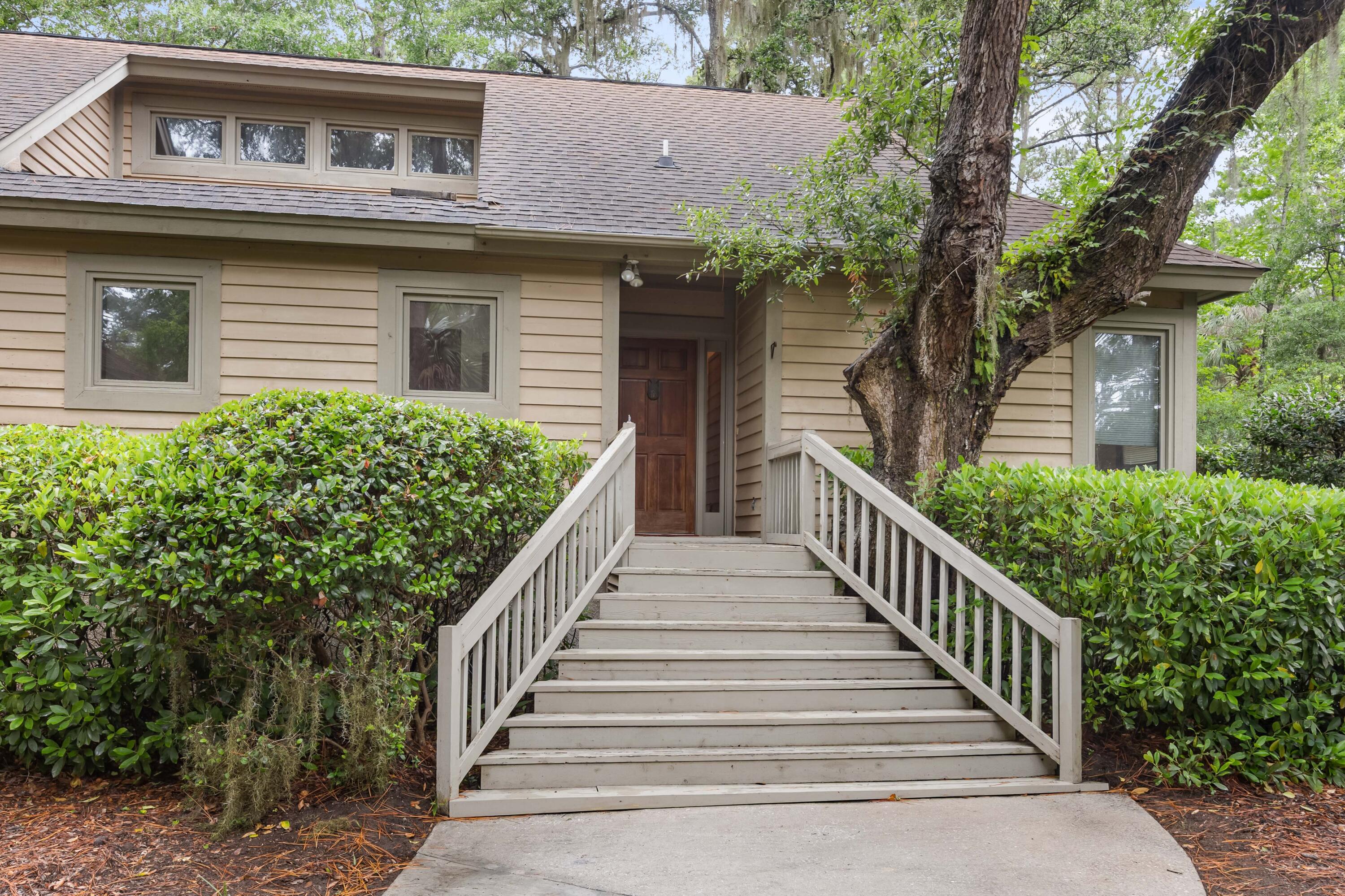 2711 Old Forest
