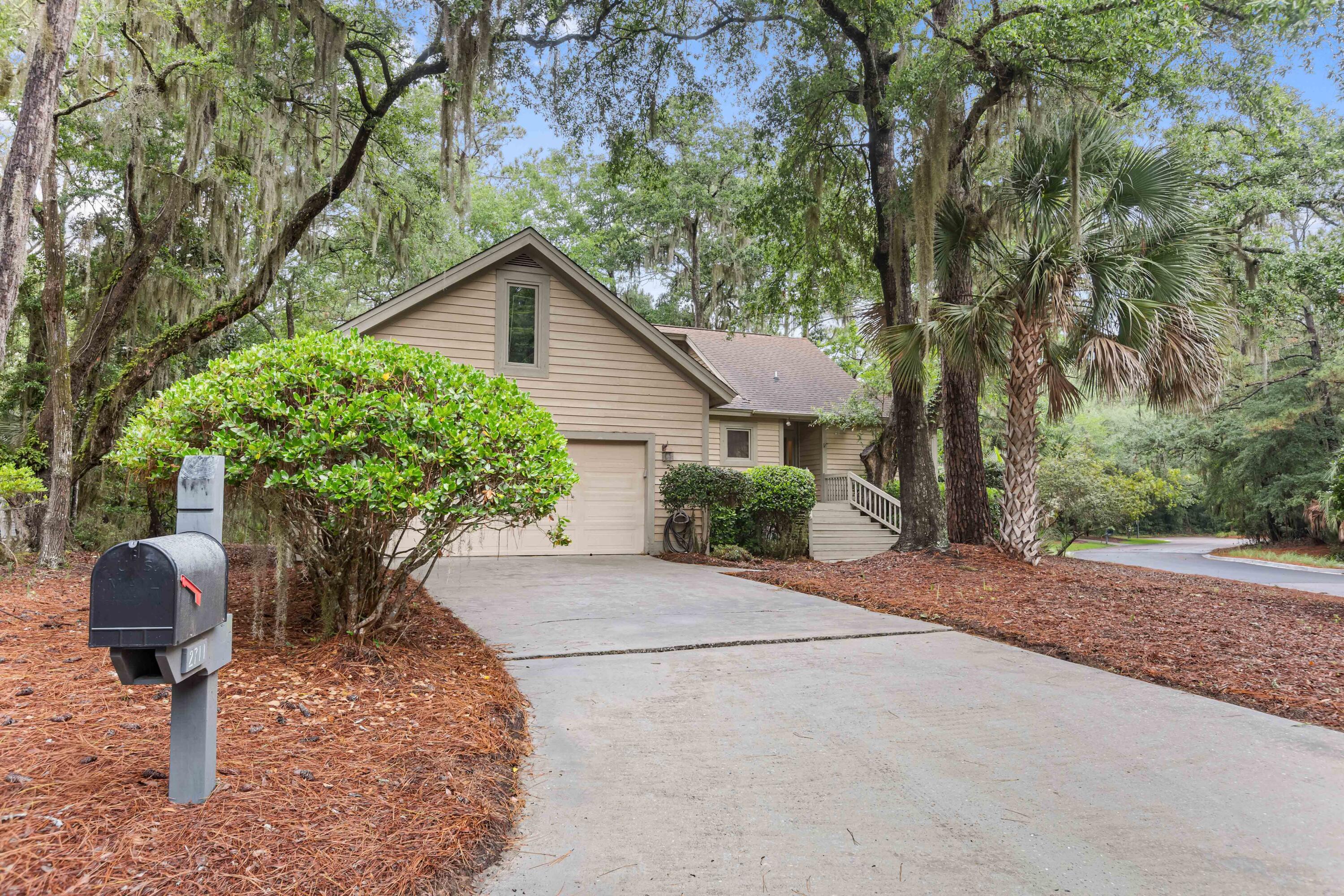 2711 Old Forest