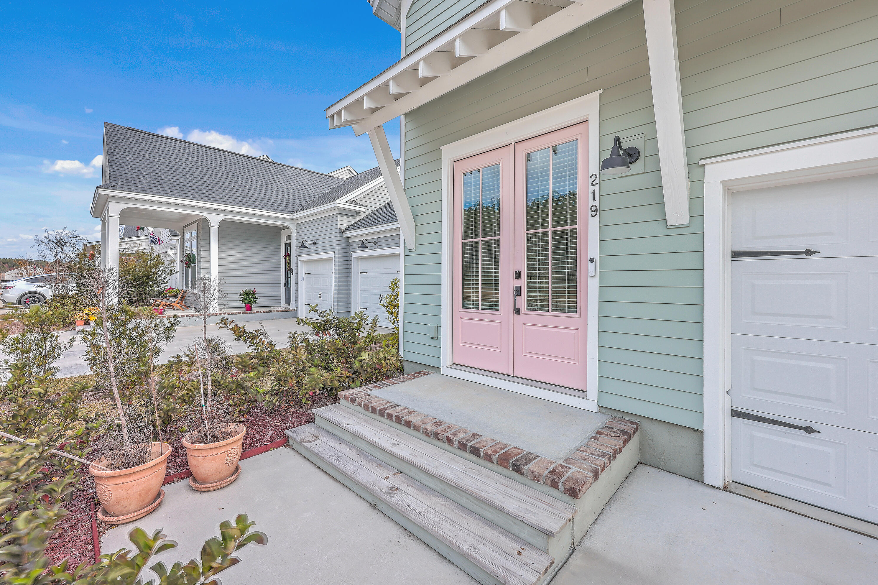 219 Clearblue Loop