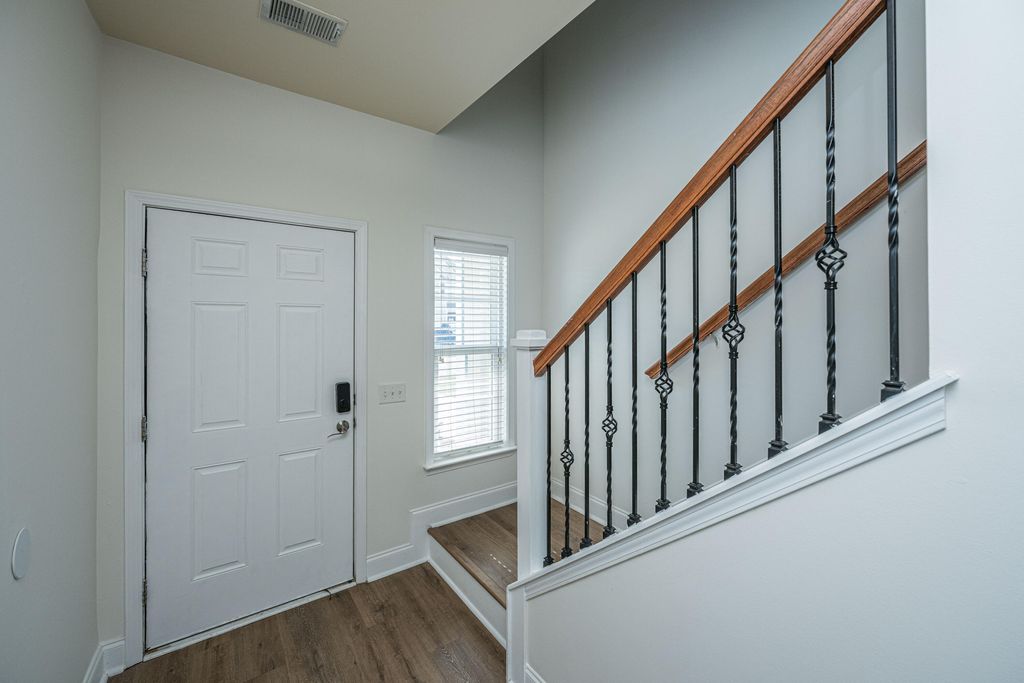 Photo of 1076 Bennington Drive, Charleston, SC 29492 (MLS # 26006859)