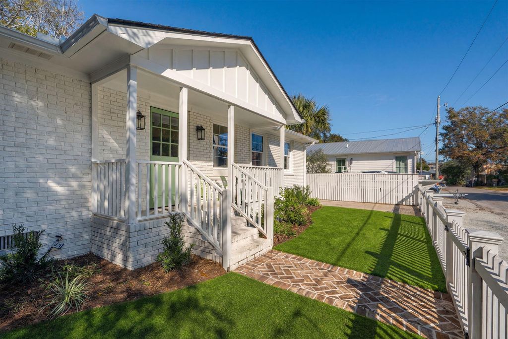 Photo of 138 Rose Lane, Mount Pleasant, SC 29464 (MLS # 26001383)