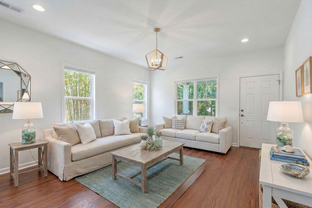 1517 Little Rock Boulevard