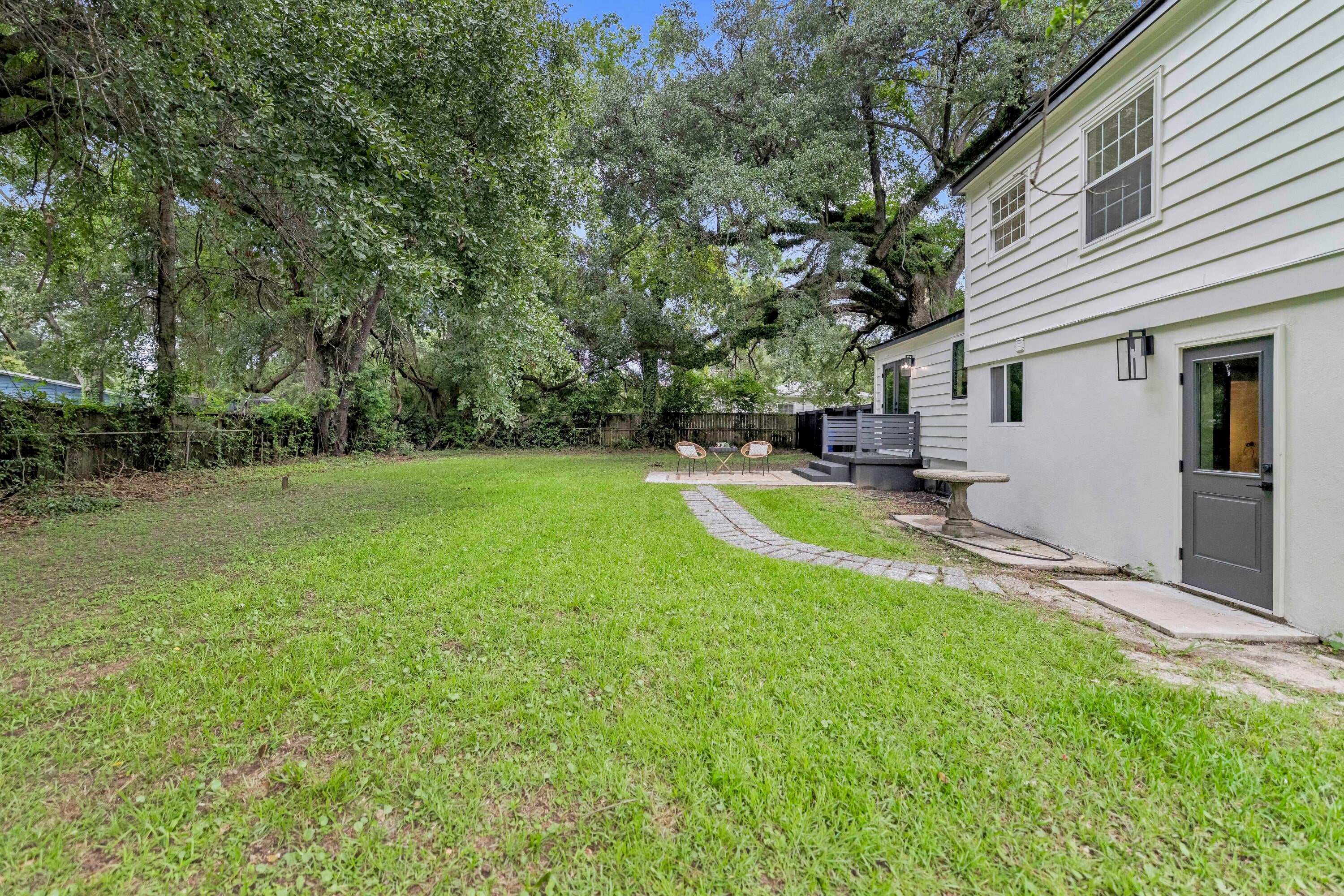 1866 Manigault Place