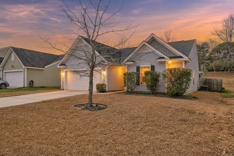 532 English Oak Circle Moncks Corner SC 29461