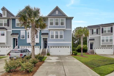Photo of 1550 Moss Spring Road, Mount Pleasant, SC 29466 (MLS # 25029001)