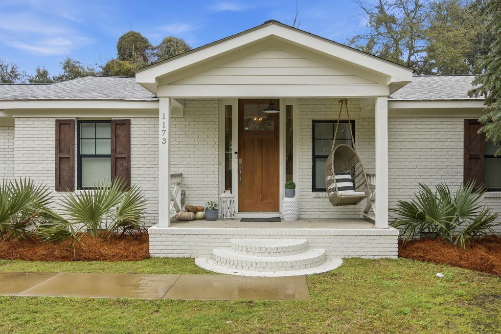 Photo of 1173 Carter Avenue, Mount Pleasant, SC 29464 (MLS # 26005891)