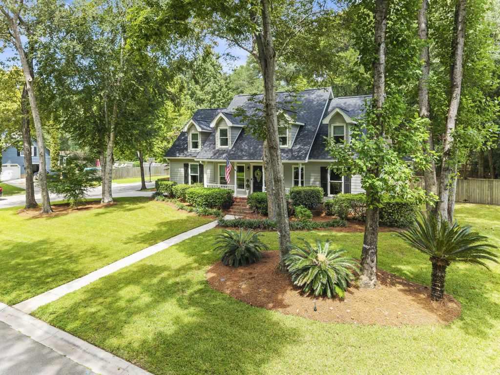 Photo of 124 Brandywine Drive, Summerville, SC 29485 (MLS # 26005130)