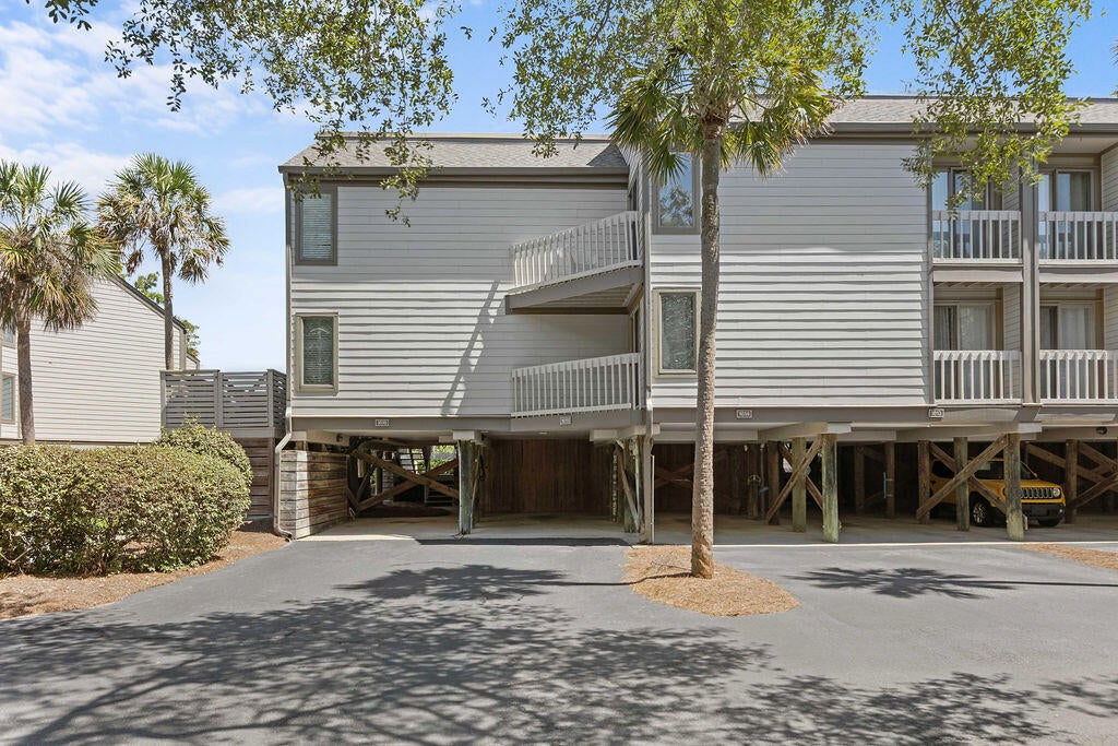 1615 Live Oak Park
