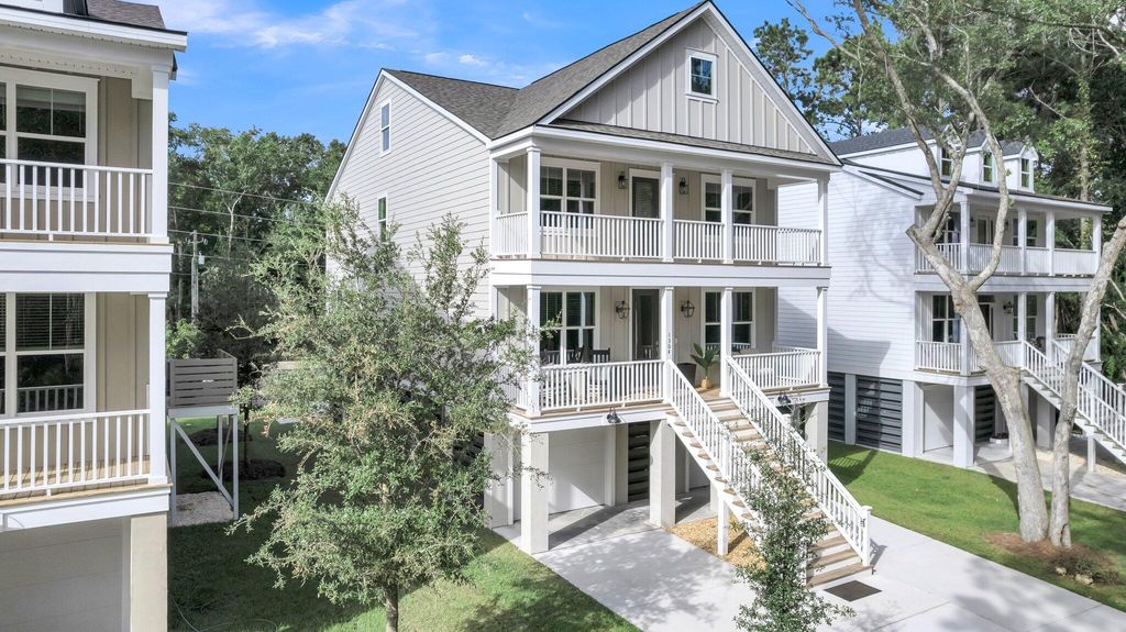 Photo of 1304 Lieben Road, Mount Pleasant, SC 29466 (MLS # 25026770)