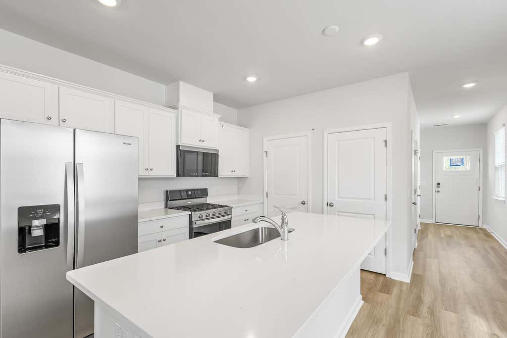 Photo of 3235 Dalmore Drive, Ravenel, SC 29470 (MLS # 26024034)