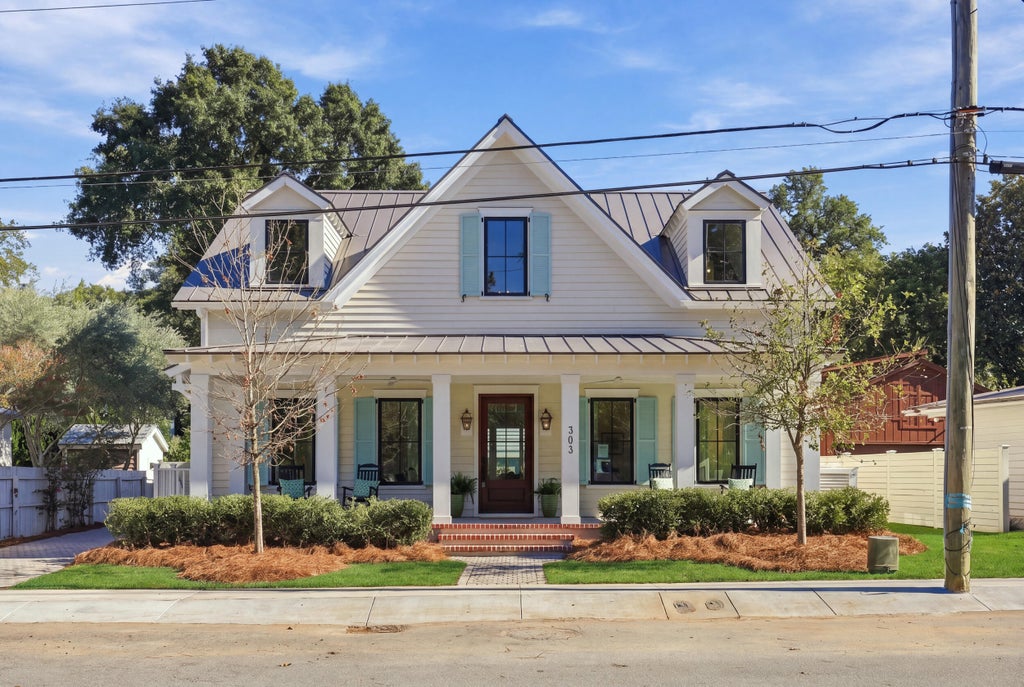 Photo of 303 Hibben Street, Mount Pleasant, SC 29464 (MLS # 26026944)