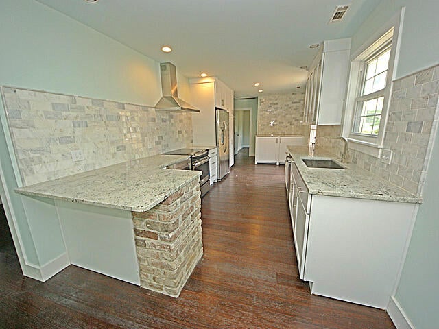 4 S Enston Avenue