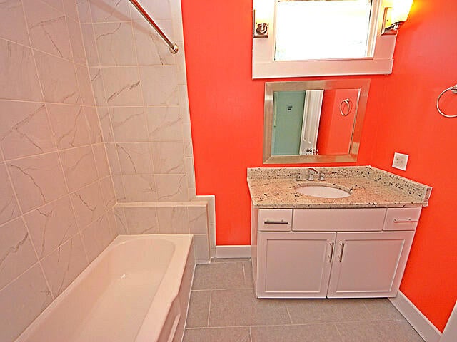 4 S Enston Avenue