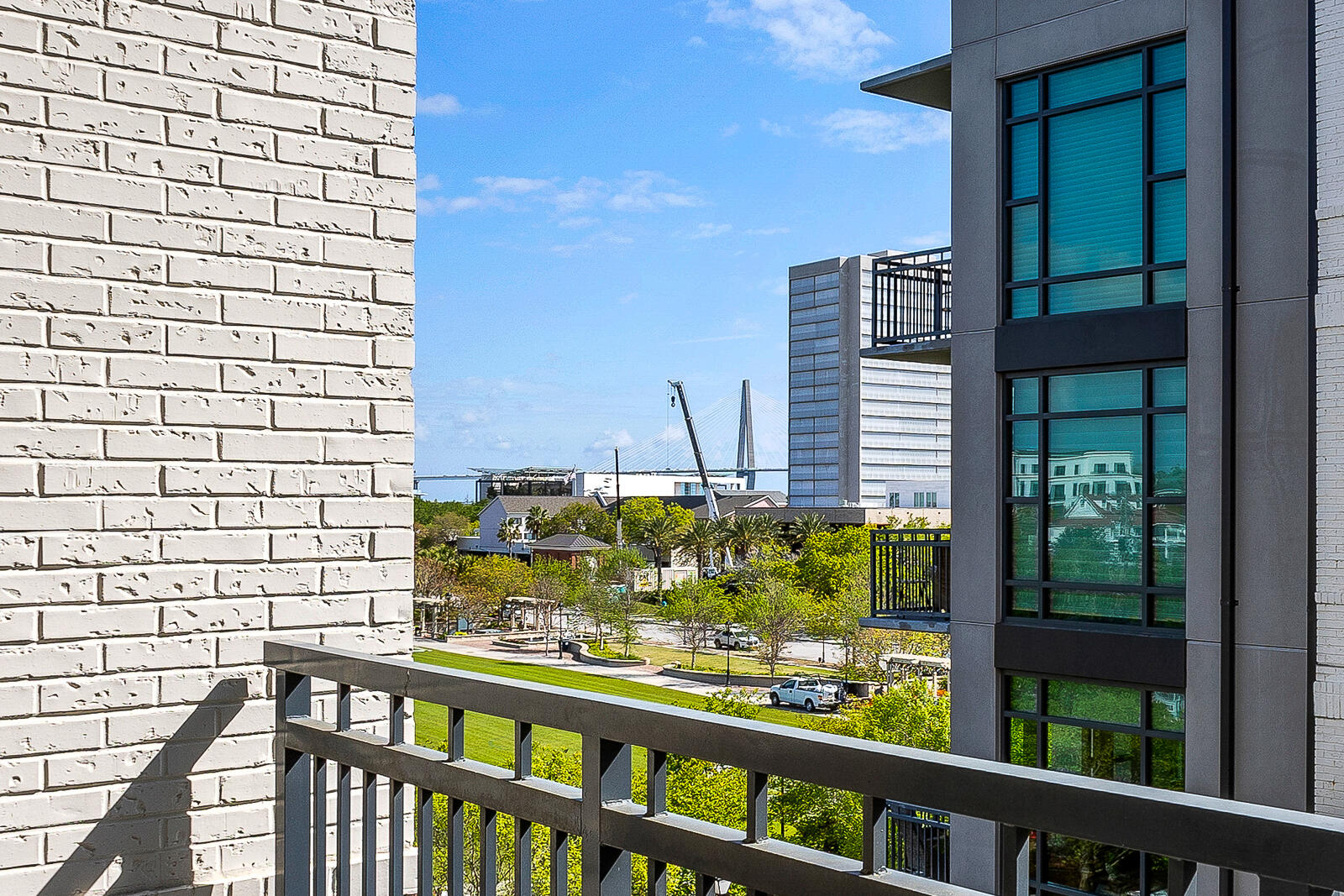 5 Gadsdenboro Street 416