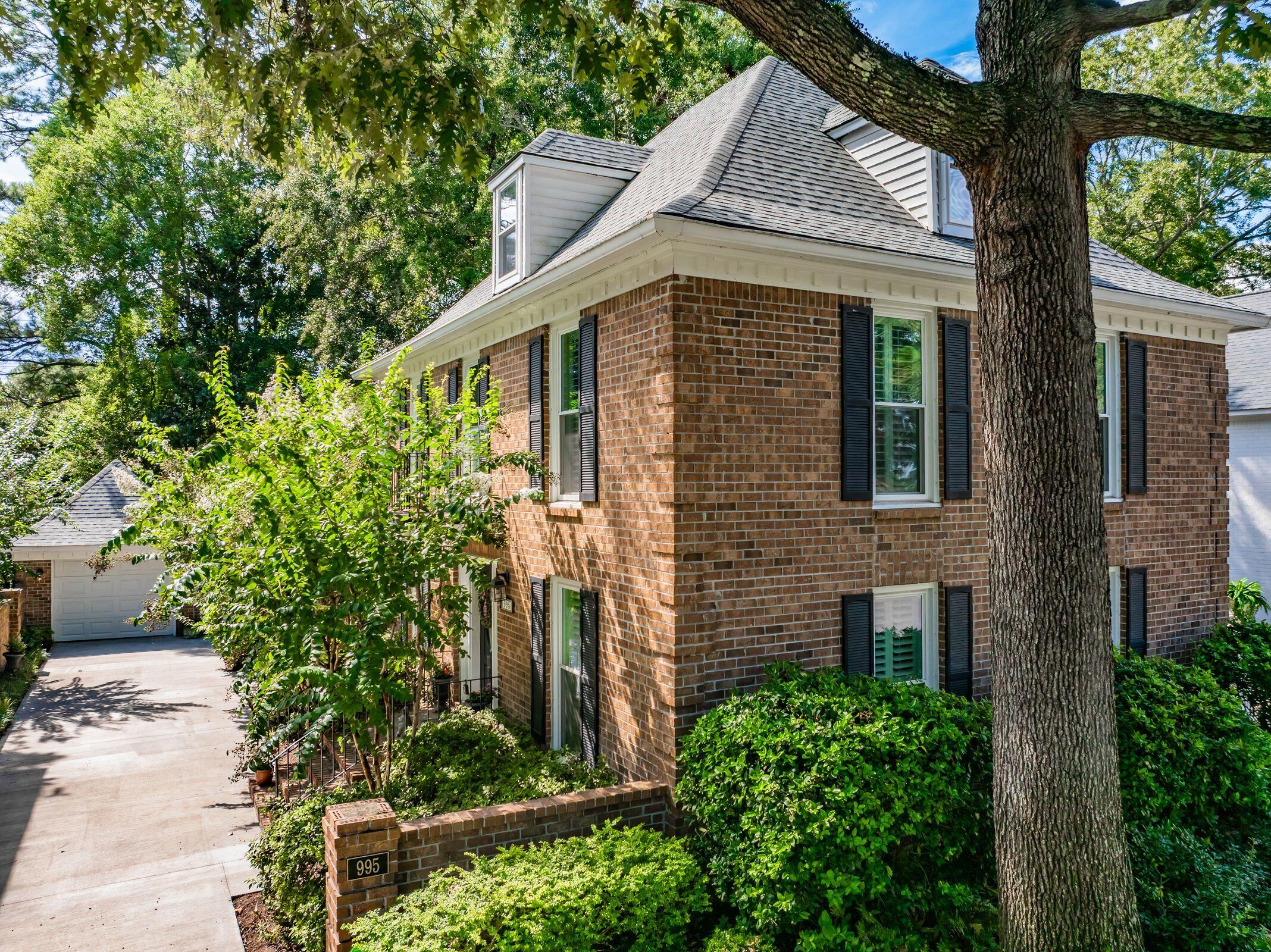995 Governors Road